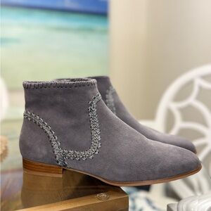 NWO Box Jack Rogers Gray Suede Ankle Boots Size 8.5 never used